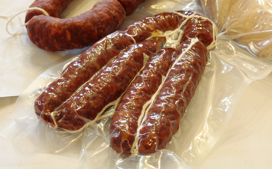 Chorizo Curado (UNA RISTRA envasada al vacío) Chorizo Curado (UNA RISTRA envasada al vacío)